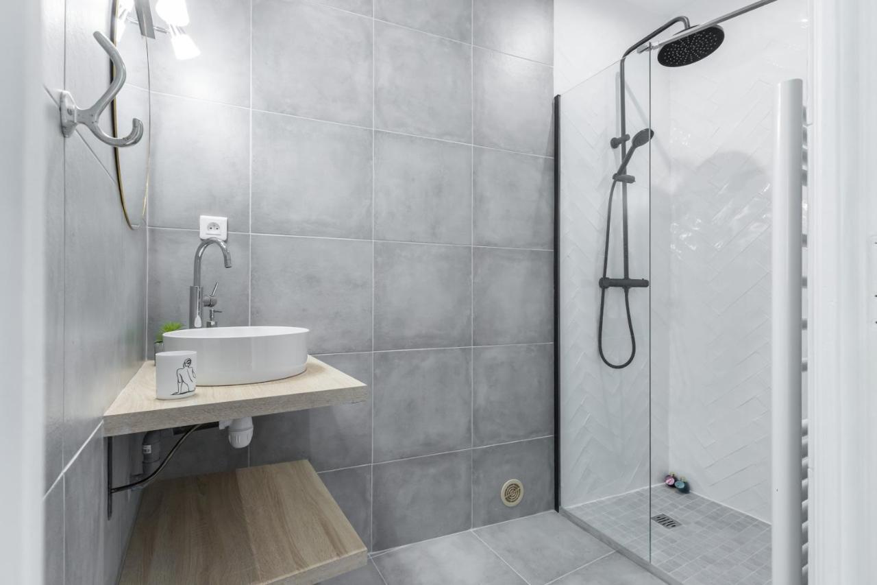 Le 323 Prom - 2 Chambres - Ac - Parking - Tram Et Supermarche Proches - Front De Mer Nice Luaran gambar